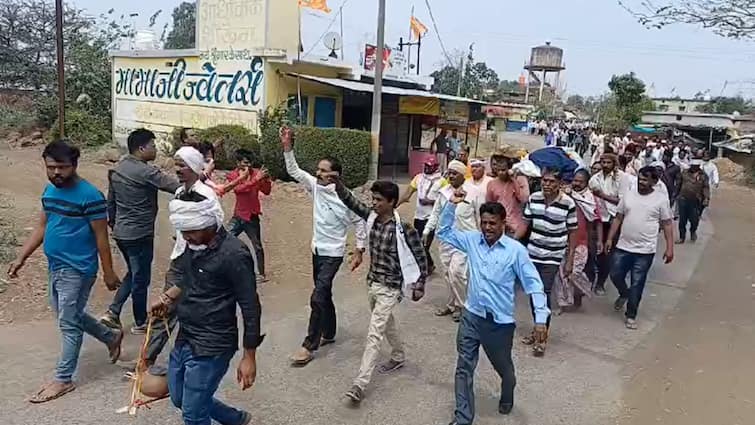 BSP उम्मीदवार अशोक भलावी की अंतिम यात्रा में पहुंचे बीजेपी-कांग्रेस प्रत्याशियों ने दिया कंधा