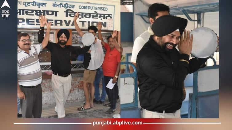 lok sabha election 2024: District Hoshiarpur Sveep Nodal Officer made people aware to vote Punjab News: ਜ਼ਿਲ੍ਹਾ ਸਵੀਪ ਨੋਡਲ ਅਫ਼ਸਰ ਨੇ ਵੱਖਰੇ ਹੀ ਅੰਦਾਜ਼ ਨਾਲ ਲੋਕਾਂ ਨੂੰ ਵੋਟ ਪਾਉਣ ਲਈ ਕੀਤਾ ਜਾਗਰੂਕ, ਇੰਝ ਰੇਲਵੇ ਸਟੇਸ਼ਨ 'ਤੇ ਵਜਾਈ ਡੱਫਲੀ