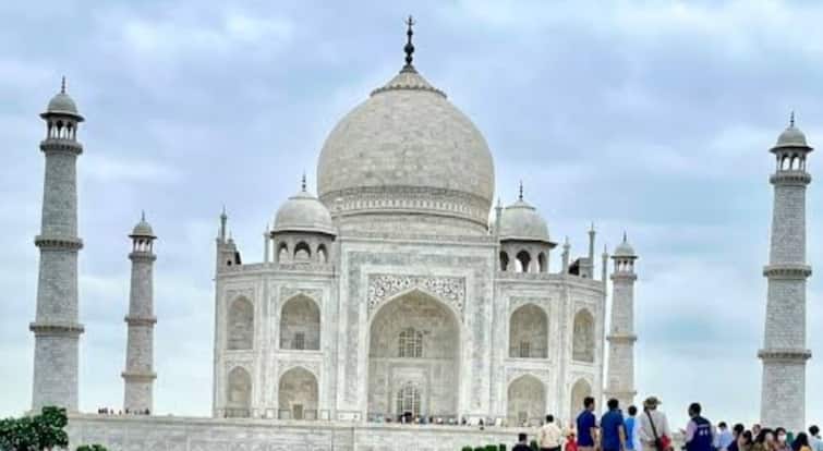 Agra News Free Entry on taj mahal in eid only for 2 hour at 7 to 9 am ann Taj Mahal: ईद के मौके पर ताजमहल में मिलेगी मुफ्त में एंट्री, इन बातों का रखना होगा ध्यान