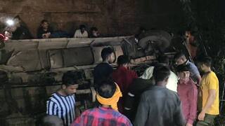 Bus Accident: சத்தீஸ்கரில் சுரங்க பள்ளத்தில் பேருந்து கவிழ்ந்து 12 பேர் உயிரிழப்பு - விபத்துக்கு இதுதான் காரணமா?