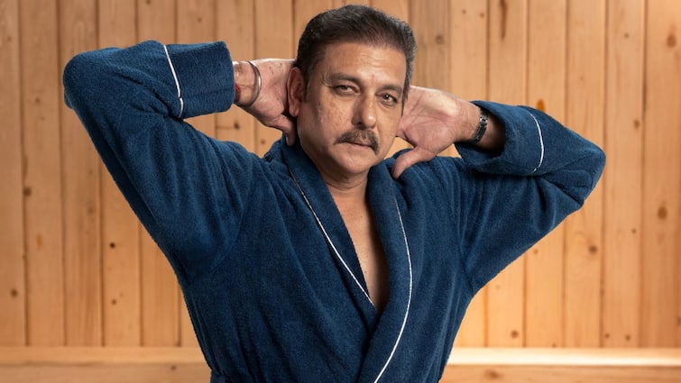 Ravi Shastri Social Media Picture Hottie Naughty Blue Bathrobe Viral Picture IPL 'Anil Kapoor Of Cricket': 'Hottie' Ravi Shastri Takes Internet By Storm With Latest Pic