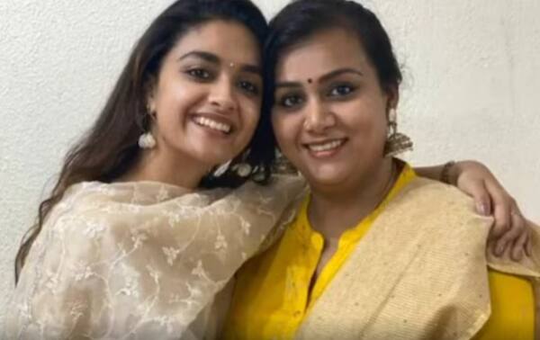தனது அக்கா ரேவதி சுரேஷுடன் நடிகை கீர்த்தி சுரேஷ்..
