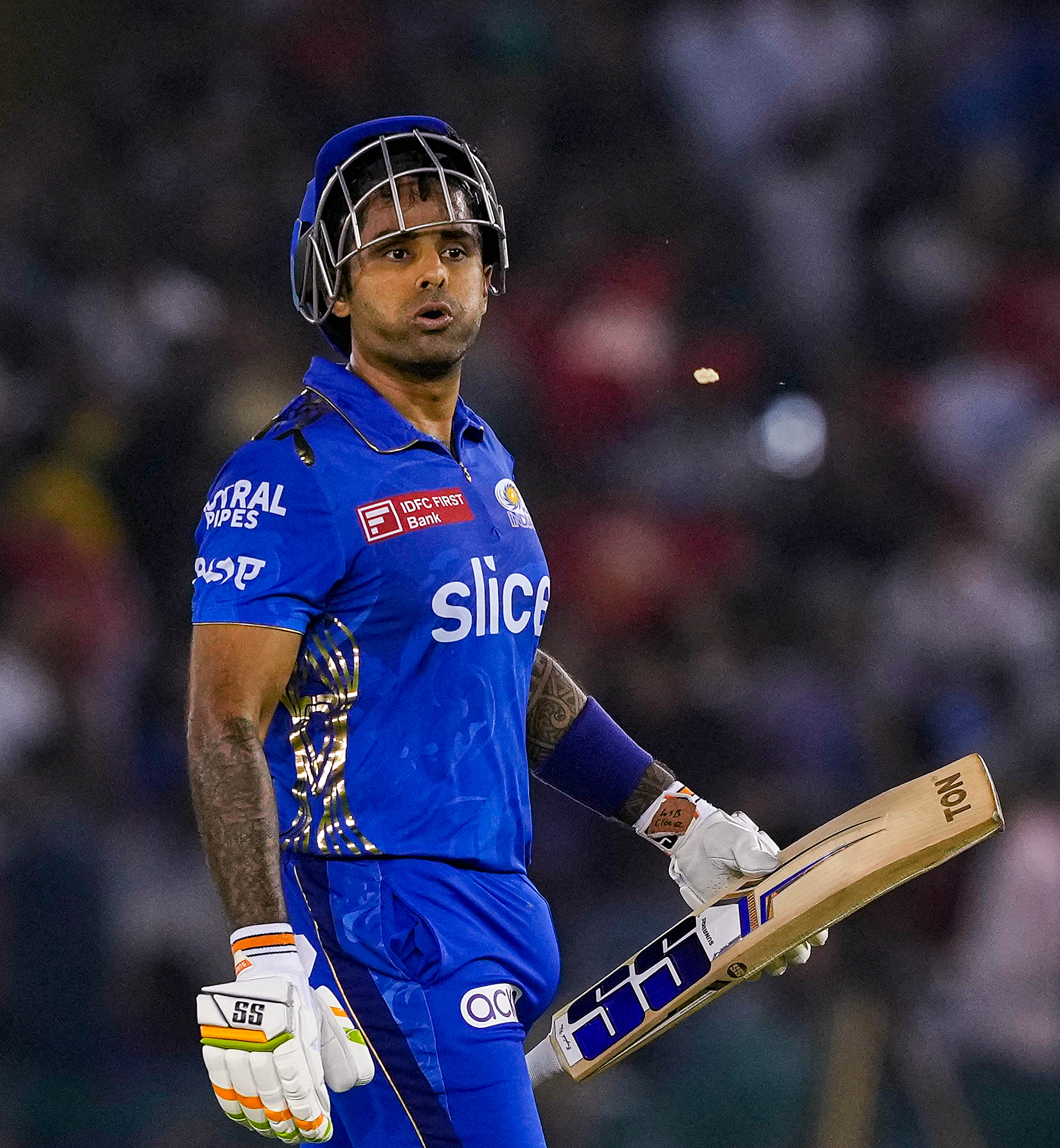 MI vs RCB: கடப்பாரை பேட்டிங் Line Up-இன் ஆணிவேர்; பெங்களூரை மிரட்ட காத்திருக்கும் சூர்யகுமார் யாதவ்!