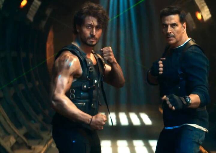 उन्होंने ‘बड़े मियां छोटे मिया’ के पहले दिन के बॉक्स ऑफिस कलेक्शन को लेकर भविष्यवाण की है कि ये फिल्म 15 से 16 करोड़ के कलेक्शन के साथ ओपनिंग करेगी.