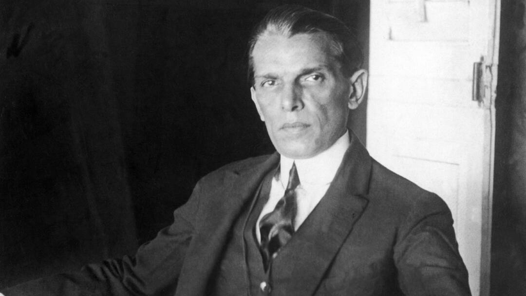 Eid-Ul-Fitr: जब कायद-ए-आजम को 'बहादुर यार जंग' ने दिखाई थी ईद पर आखिरी सफ, नमाज में देरी से पहुंचे थे जिन्ना Eid Ul Fitr Muhammad Ali Jinnah late for namaz timing Maulana Jahur Ul Hasan make him sit in last row in Eidgah anecdote Eid-Ul-Fitr: जब कायद-ए-आजम को 'बहादुर यार जंग' ने दिखाई थी ईद पर आखिरी सफ, नमाज में देरी से पहुंचे थे जिन्ना