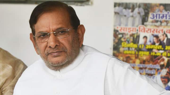 शरद यादव केंद्र में चार विभागों के मंत्री भी रह चुके थे. देश की राजनीति में अगर वरिष्ठ नेताओं के नाम आते हैं तो शरद यादव का भी उनमें से एक है.