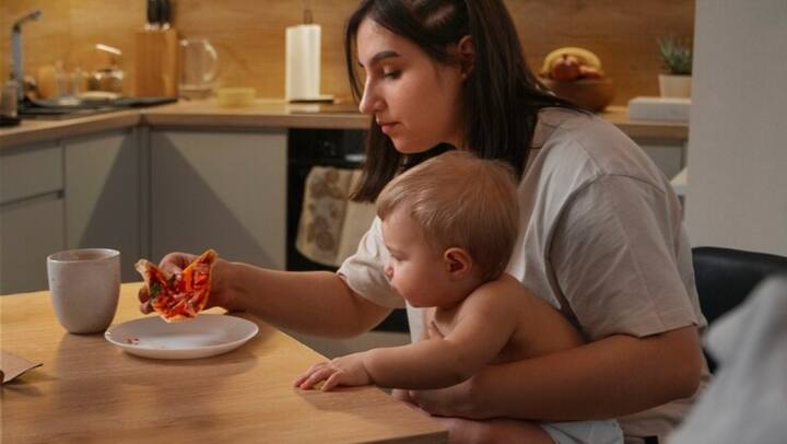 इसके कई फायदे होते हैं जैसे की आज़ादी, बच्चे खुद चुन सकते हैं कि उन्हें क्या खाना है.