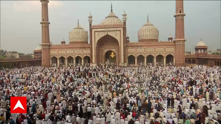 Eid: India Celebrates With Fervour, Folks In Giant Numbers Attain Delhi’s Jama Masjid For Namaz