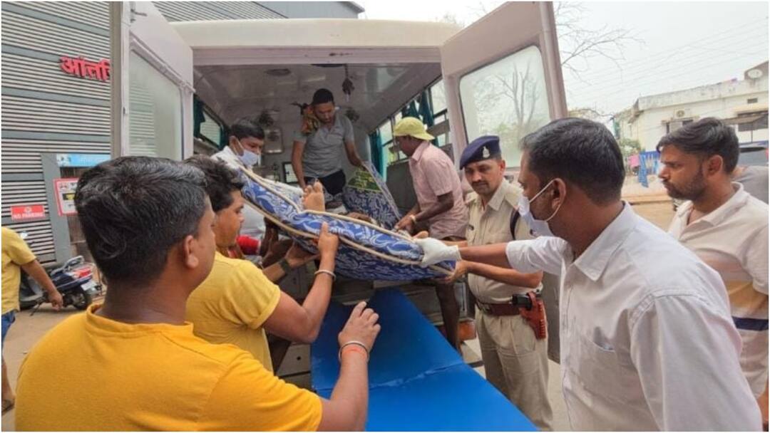 दंतेवाड़ा रेस्क्यू ऑपरेशन से लौट रहे जवान की सर्विस राइफल से गलती से चली गोली, गंभीर रूप से घायल dantewada jawan misfired from his service rifle Severely injured himself ann दंतेवाड़ा रेस्क्यू ऑपरेशन से लौट रहे जवान की सर्विस राइफल से गलती से चली गोली, गंभीर रूप से घायल