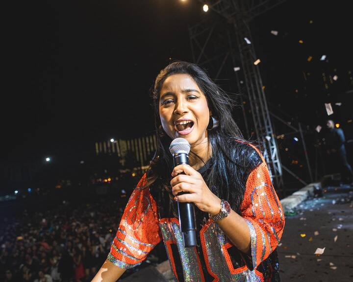 मला हे आवडले नाही.मी लगेच शाळा सोडली आणि दुसऱ्या शाळेत प्रवेश घेतला.यानंतर अभ्यासासोबतच संगीताचे धडे घेतले. मुलगी असो की मुलगा, प्रत्येकाने आपल्या आयुष्यात काय करायचे हे स्वतः ठरवले पाहिजे, असे शिल्पाचे मत आहे.