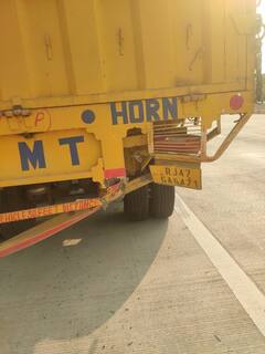 Samruddhi Mahamarg Accident: इंडिकेटर न देताच ट्रकनं लेन बदलली, अन्... समृद्धी महामार्गावर भीषण अपघात; कारचा चक्काचूर