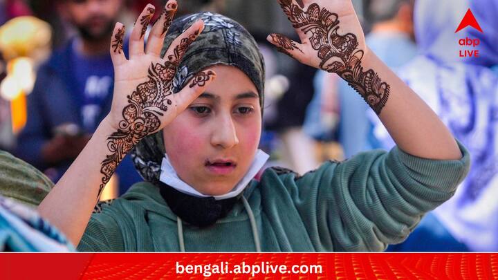 আজ খুশির ইদ। ইসলাম ধর্মবিশ্বাসীদের কাছে অত্যন্ত পবিত্র পরবের দিন। সারা বিশ্বেই মহা সমারোহে এই উৎসব উদযাপন করা হয়। আনন্দ ও জাঁকজমকের পাশে দানধ্যানও এই পরবের অন্যতম অংশ। (ছবি:PTI)