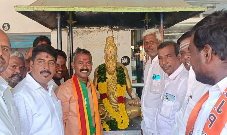 Lok sabha election 2024 BJP candidate Ashwathaman smeared thiruneeru viboothi on the forehead of Tiruvalluvar statue வாக்கு சேகரிப்பின்போது, திருவள்ளுவர் சிலை நெற்றியில், திருநீறு பூசிய பாஜக வேட்பாளர்