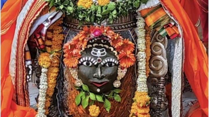 মধ্যপ্রদেশের উজ্জৈনে অবস্থিত মহাকাল বা মহাকালেশ্বরের মন্দিরকে দ্বিতীয় জ্যোর্তিলিঙ্গ বলে মনে করেন সনাতন ধর্মাবলম্বীরা। সারা বছর প্রচুর ভক্তের ভিড় লেগেই থাকে এই মন্দির দর্শনে। ছবি সৌজন্য -abp news