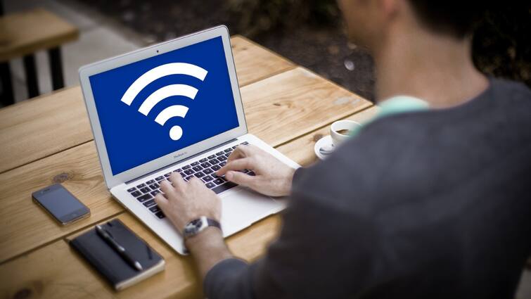 Know how far should the WiFi router be from the bed disadvantages of WiFi तेज़ इंटरनेट या मौत का सामान... जानिए बेड से कितना दूर होना चाहिए Wi-Fi राउटर?