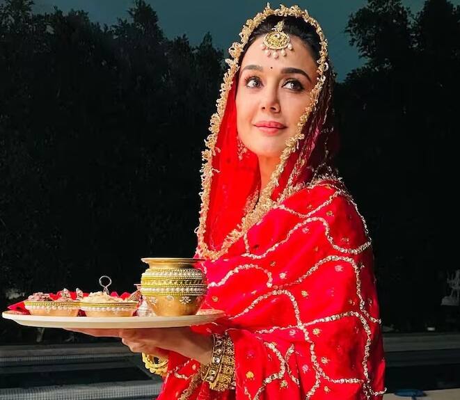પ્રીતિએ આગળ લખ્યું કે, તે સમયે મને લાગ્યું કે હું દુનિયા વિશે જાણવા જેવું બધું જ જાણું છું. સિવાય કે ફોટો શૂટ માટે કેવી રીતે પોઝ આપવો.