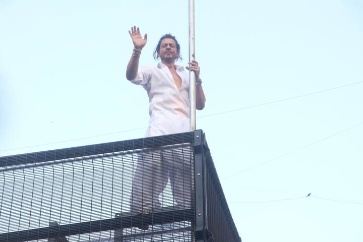 शारुखचा एक व्हिडीओ तुफान व्हायरल झालाय