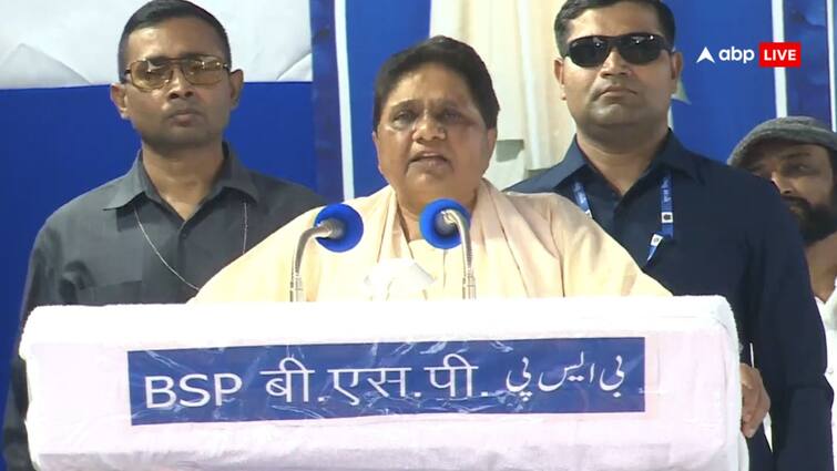 Mayawati BSP Chief Attack on Congress in Nagpur Rally Maharashtra Lok Sabha Elections 2024 Lok Sabha Elections: बीजेपी के गढ़ में कांग्रेस पर भड़की मायावती, कहा- 'धीरे-धीरे सत्ता से...'