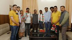 हमीरपुर में BJP को झटका, नगर निकाय के अध्यक्ष समेत तीन नेताओं ने थामा 'हाथ'