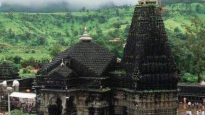 মহারাষ্ট্রের বিভিন্ন জায়গায় অবস্থিত দ্বাদশ জ্যোর্তিলিঙ্গের মধ্যে পঞ্চম লিঙ্গ হিসেবে পরিচিত ভীমশঙ্কর মন্দিরটি। ছবি সৌজন্য- abp news