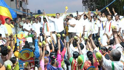 DMK and AIADMK have forgotten Perarignar Anna - Anbumani Ramadoss. Anbumani Ramadoss: பேரறிஞர் அண்ணாவை திமுகவும், அதிமுகவும் மறந்து விட்டனர் -அன்புமணி ராமதாஸ்