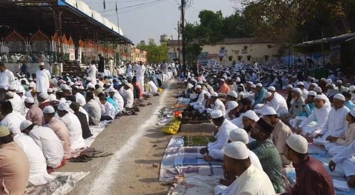 नार्मल स्थित हज़रत मुबारक खां शहीद रहमतुल्लाह अलैह आदि दरगाहों पर जियारत करने वालों का तांता लगा रहा. इसी तरह शहर के कब्रिस्तानों पर फातिहा पढ़ने वालों का हुजूम उमड़ पड़ा. सभी ने पूर्वजों को याद कर फातिहा पढ़ मग़फिरत की दुआएं मांगी. ईद-उल-फित्र की नमाज़ से पहले लोगों ने सदका-ए-फित्र अदा किया. लोगों ने ईदगाहों व मस्जिदों के बाहर ग़रीबों में फित्रा व जकात की रकम अदा की.