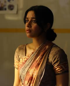 Mirnalini Ravi Photos : ரோமியோவின் லீலாவாக மிருணாளி ரவி.. லைக்ஸ்களை அள்ளும் க்ளிக்ஸ்!