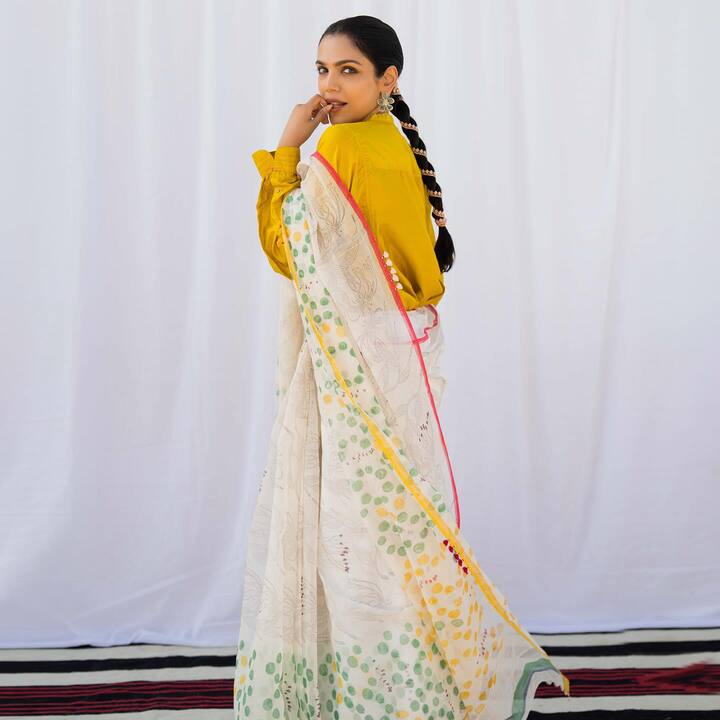 चित्रपटसृष्टीतील अनेक मोठे कलाकार अद्याप ओटीटीवर आपली जादू दाखवू शकले नाहीत मात्र कमी वयातच श्रीया ओटीटीवर आपल्या अभिनयाने प्रसिद्ध झाली आहे.