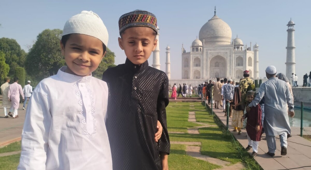 EID 2024: ईद के मौके पर ताजमहल में अदा की गई नमाज, मांगी देशभर में अमन चैन की दुआ