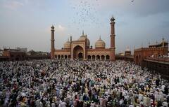 Eid 2024: दिल्ली की जामा मस्जिद से लेकर मुंबई के माहिम मस्जिद तक, देशभर में धूमधाम से मनाई जा रही ईद, देखें तस्वीरें
