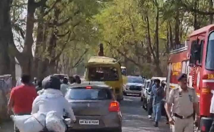 अस्पताल के डॉक्टर का कहना है कि चार बच्चों को अस्पताल आने पर मृत घोषित कर दिया गया जबकि एक की इलाज के दौरान मौत हो गई.