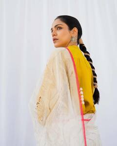 PHOTO: सचिन पिळगावकर यांची मुलगी श्रियाचा मनमोहक अंदाज!