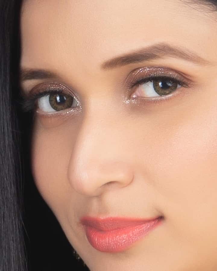 सर्वजण मोठ्या थाटामाटात ईद साजरी करत आहेत.