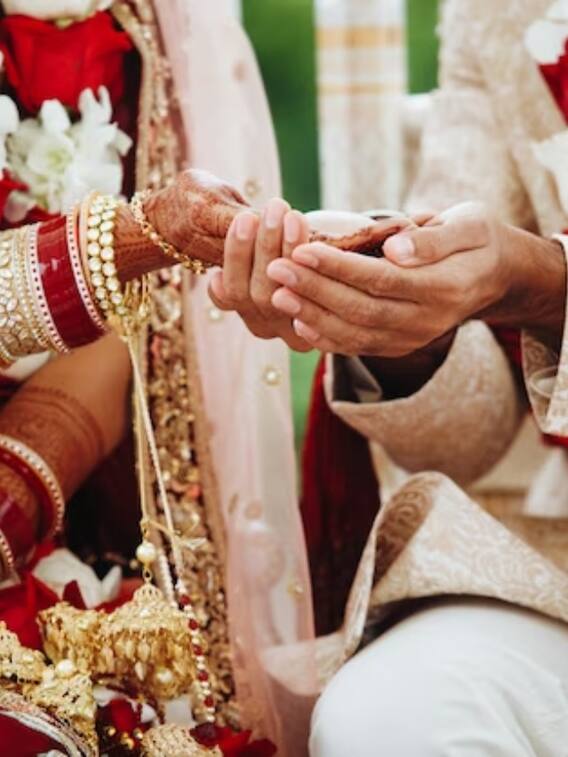 बेटी शादी से इनकार करे तो जया किशोरी की नसीहत से समझाएं