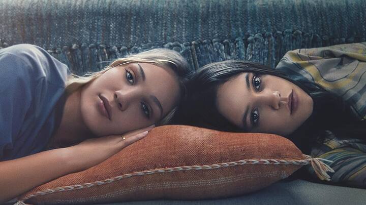 जोनाथन नोलन और लिसा जॉय की 'फॉलआउट' एक रोल-प्लेइंग वीडियो गेम फ्रेंचाइजी पर बेस्ड सीरीज है. ये एक अमेरिकी पोस्ट-एपोकैलिक ड्रामा सीरीज है जो 12 अप्रैल 2024 को अमेजन प्राइम पर रिलीज होगी.