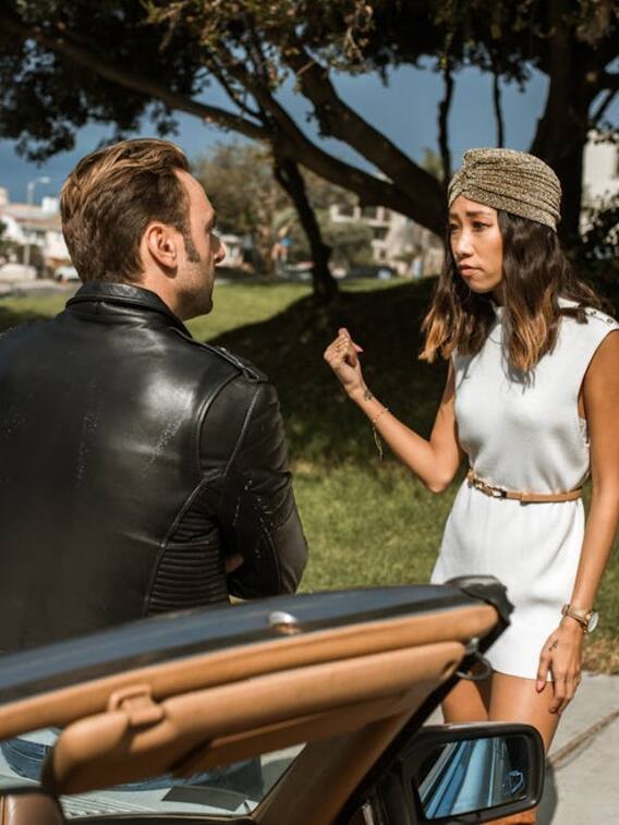 पड़ोसी परेशान करें तो किससे कर सकते हैं शिकायत?