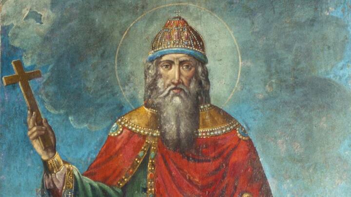 तो बता दें रूस में ईसाई धर्म की स्थापना करने वाले व्यक्ति का नाम था वाला आदमी व्लादिमीर महान. रूस में व्लादिमीर महान को बहुत माना जाता है.
