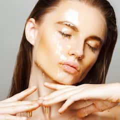 Oil Cleaning : ਫੇਸ ਵਾਸ਼ ਨਹੀਂ ਇਸ ਚੀਜ ਨਾਲ ਕਰੋ ਚਿਹਰੇ ਨੂੰ ਸਾਫ