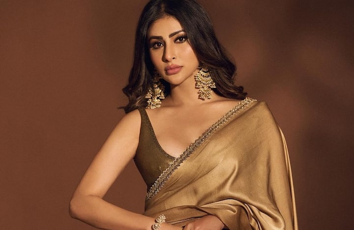 சோசியல் மீடியாவில் என்றும் மௌனி ராய் ஆக்டிவ்.