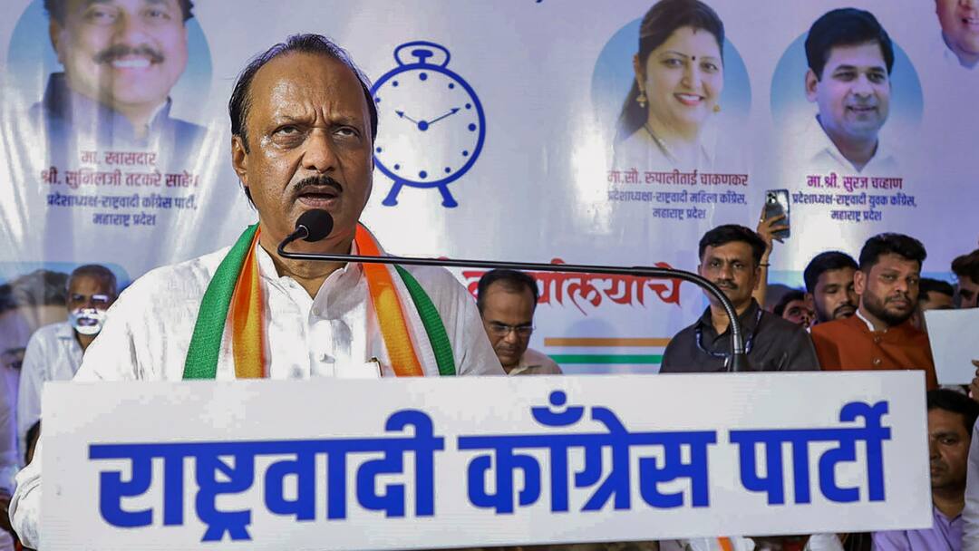 Ajit Pawar Meeting With NCP Leaders over Nashik And Madha in maharashtra Lok Sabha Election 2024 नासिक सीट पर महायुति में फंसा पेच! शिंदे गुट की मांग के बीच अजित पवार ने बैठक में क्या कहा?