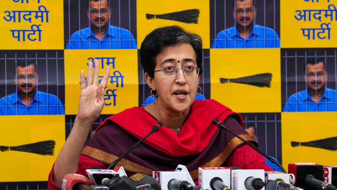 'सीएम केजरीवाल को घर का खाना न मिले इसकी...', ED के दावों पर भड़कीं आतिशी Arvind Kejriwal food in jail Atishi reaction on ED Claim 'सीएम केजरीवाल को घर का खाना न मिले इसकी...', ED के दावों पर भड़कीं आतिशी