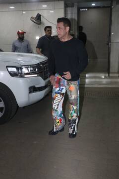 सोहेल खान की ईद पार्टी में लगा सितारों का मेला, भाईजान सलमान दिखाया स्वैग, ब्लैक सूट पहने प्रीति जिंटा ने लूट ली लाइमलाइट