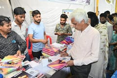 जबलपुर पुस्तक मेले में कलेक्टर बोले- 'जो किताब यहां नहीं मिलेगी वो स्कूल में भी नहीं चलेगी', बुक सेलर्स को दी चेतावनी