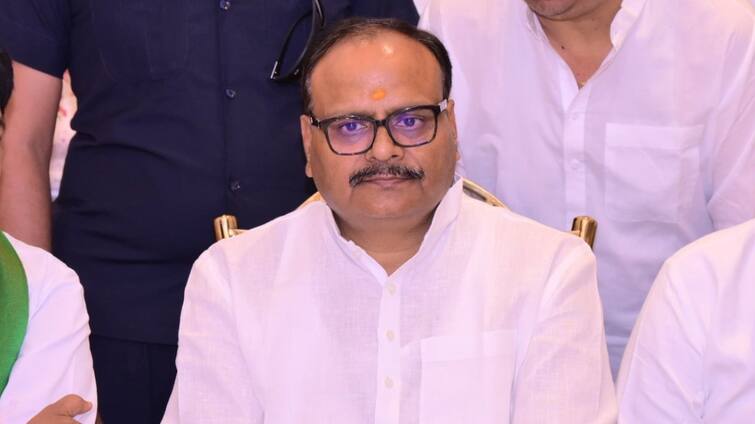 Lok Sabha Election 2024: ब्रजेश पाठक ने बंद कमरे में की संगीत सोम से बात, क्या है इस मुलाकात का राज? Lok Sabha Election 2024 UP Deputy CM Brajesh Pathak Talked to Sangeet Som in a closed room ANN Lok Sabha Election 2024: ब्रजेश पाठक ने बंद कमरे में की संगीत सोम से बात, क्या है इस मुलाकात का राज?
