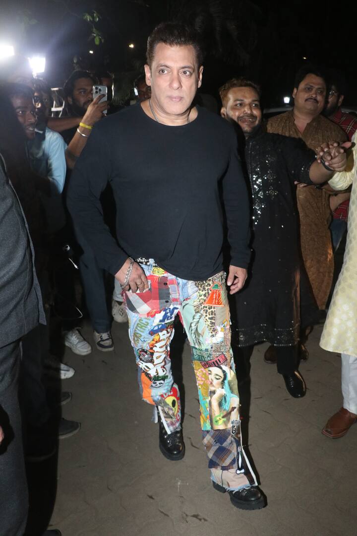 बॉलिवूडचा दबंग स्टार सलमान खानचा (Salman Khan) यंदाच्या ईदच्या दिवशी चित्रपट रिलीज झाला नाही. त्याने काही प्रमाणात नाराज असलेल्या चाहत्यांना खूश करण्यासाठी भाईजानने ईदच्या दिवशी आपल्या नव्या चित्रपटाची घोषणा केली आहे.