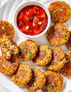 Navratri 2024: केवल आलू से तैयार हो जाती हैं व्रत में खाई जाने वाली ये डिशेज, जरूर करें ट्राई