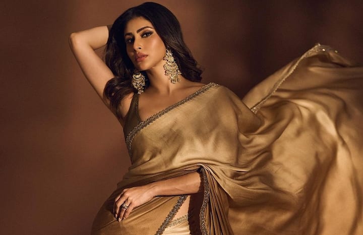 அழகாக இருப்பதாக ரசிகர்கள் கமெண்ட் மூலம் தெரிவித்து வருகிறார்கள். 