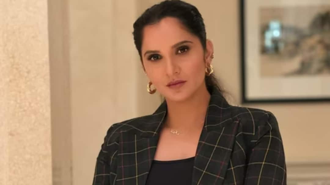 sania mirza have no intention of coming into politics but comments never say never after congress seat speculations Sania Mirza: रिटायरमेंट के बाद सानिया मिर्जा की है पॉलिटिक्स में आने की तैयारी! जानें क्या है सच