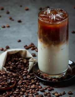 Cold Coffee: दुनियाभर में कोल्ड कॉफी के हैं कई अनोखे रूप और नाम, आपने इनमें से कौन सी चखी है?