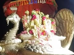 பங்குனி கிருத்திகை: கல்யாண பசுபதீஸ்வரர் ஆலயத்தில் சுவாமி திருவீதி உலா